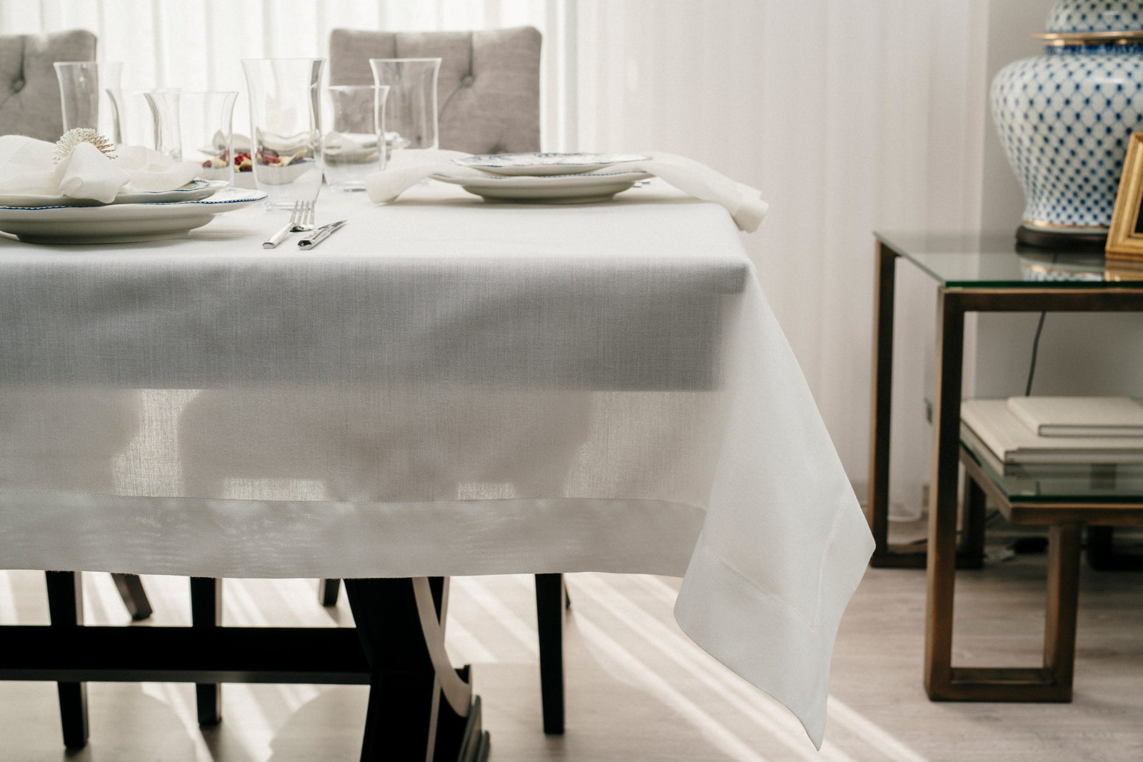 Sereno Linen White Tablecloth